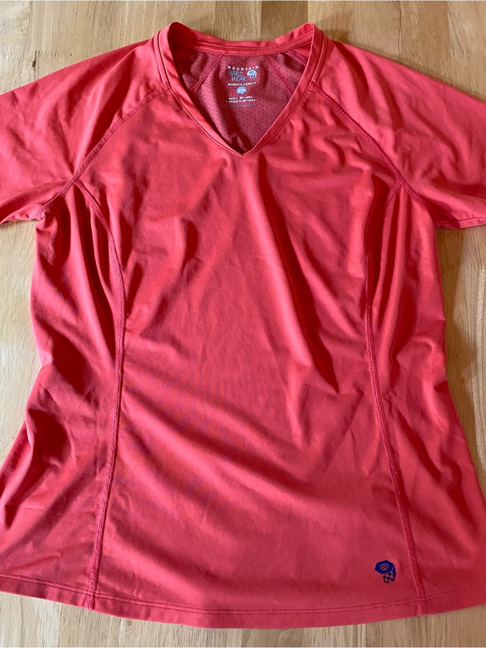Mountain Hardwear Coral-Red Women's V-Neck Performance Active Tee Medium